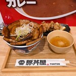 用户对于元祖豚丼屋 TONTON 船場センタービル10号館店的评论图
