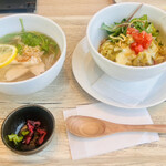 用戶對於tomoru茶屋的評論圖