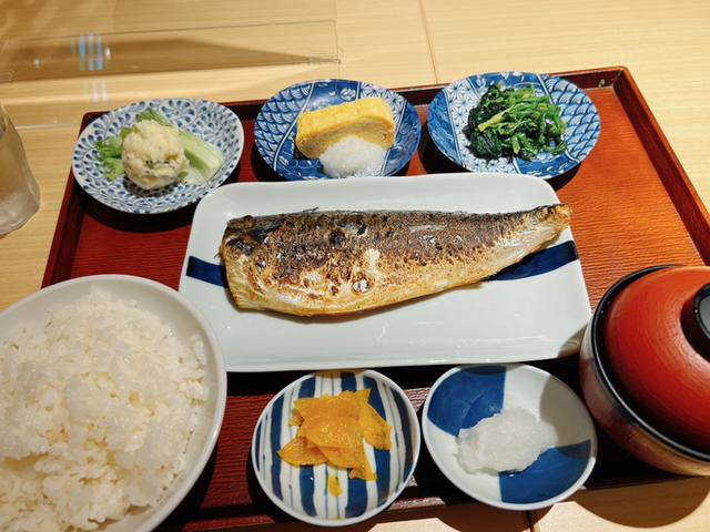 用戶對於焼魚定食と釜戸ごはん 梅田食堂的評論圖
