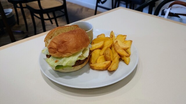 User's recommendation image for Whitely by Toriba Coffee 京都大丸店