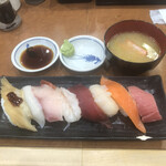 用户对于回転寿司 えりも岬 菊水元町店的评论图