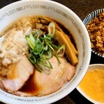 用户对于凡の風 杉むら中華そば店的评论图