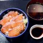 用户对于海鮮丼の駅前 阪神梅田店的评论图