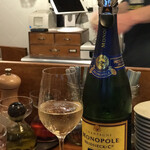 User's review image for スタンドシャン食 TOKYO恵比寿 Champagne & GYOZA BAR