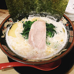 用户对于横濱家系ラーメン 神山 松屋町店的评论图