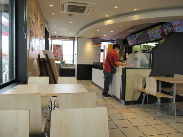 用户对于マクドナルド ３８号札内店的评论高清图