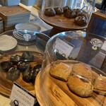 用户对于TSUTAYA BOOKSTORE SHARE LOUNGE MARUNOUCHI的评论图