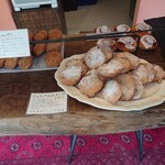 用户对于アン ジュール的评论图