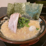 用户对于横濱家系ラーメン 神山 松屋町店的评论图