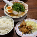 用户对于ラーメン魁力屋 西大路西ノ京店的评论图