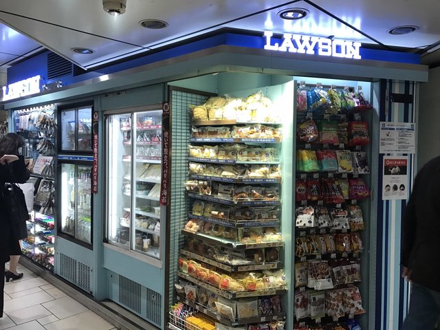 用户对于ローソンメトロス 表参道店的评论高清图