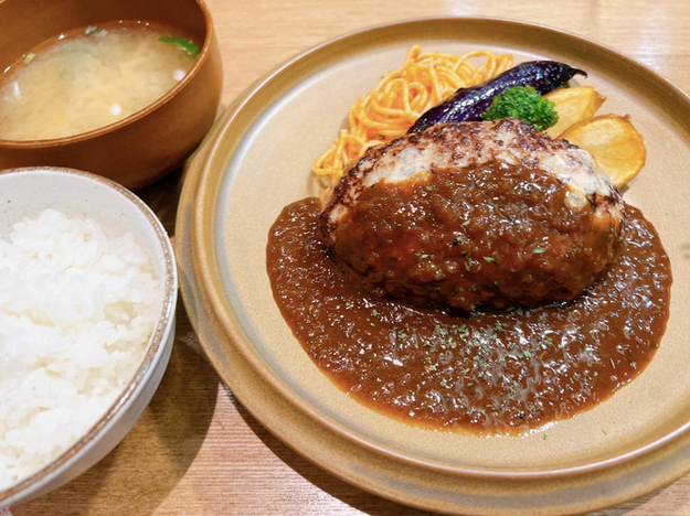 用户对于山本のハンバーグ イオンモール札幌発寒店的评论图