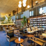 用户对于TSUTAYA BOOKSTORE SHARE LOUNGE MARUNOUCHI的评论图