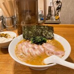 User's review image for 神楽坂家系ラーメン モンタナ