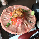 用戶對於吉祥寺 肉ドレス海鮮丼 渋谷道玄坂店的評論圖