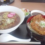 用户对于サンドギー食堂的评论图