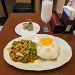 用戶對於Asian Village的評論圖
