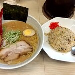用户对于てっちゃんの味源的评论图