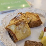 用户对于DEN CAFE的评论图