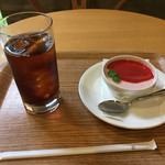 用户对于絵本カフェ ちひろ美術館・東京的评论图