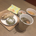 用户对于TSUTAYA BOOKSTORE SHARE LOUNGE MARUNOUCHI的评论图