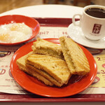 用户对于Ya Kun Kaya Toast 霞が関ビル店的评论图