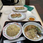 用户对于餃子の王将 南森町店的评论图