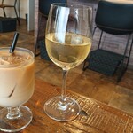 用户对于LAUGH cafe的评论图