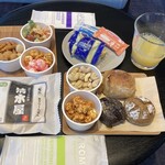 用户对于TSUTAYA BOOKSTORE SHARE LOUNGE MARUNOUCHI的评论图