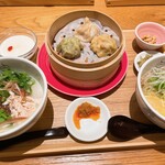 用户对于おかゆと麺 粥餐庁 グランフロント大阪店的评论图