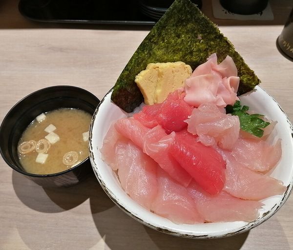 用戶對於魚と海鮮鮨酒場 街のみなと ルクア大阪店的評論圖