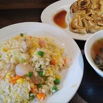 用戶對於小姑娘的評論圖