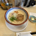 用户对于鶏白湯そば 燠的评论图