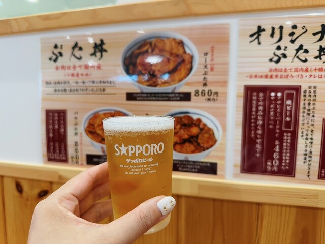 用户对于ぶた丼のとん田的评论高清图