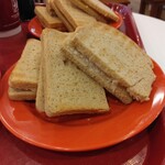 用户对于Ya Kun Kaya Toast 霞が関ビル店的评论图