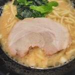用戶對於横浜家系ラーメン 極豚家的評論圖