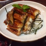 用户对于地下酒場的评论图