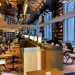 用户对于TSUTAYA BOOKSTORE SHARE LOUNGE MARUNOUCHI的评论图