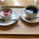 用户对于絵本カフェ ちひろ美術館・東京的评论图