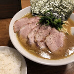User's review image for 神楽坂家系ラーメン モンタナ
