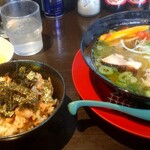 用户对于いっちゃんラーメン的评论图