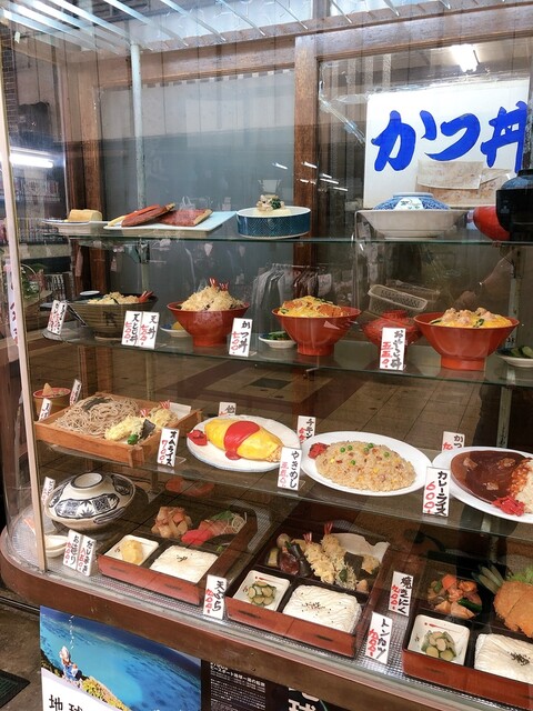 用户对于お食事処　つる食的评论高清图