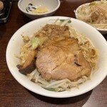 用戶對於ラーメン 雷 東京本丸店的評論圖
