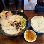 User's review image for チャーシューのうまいラーメン屋 富士