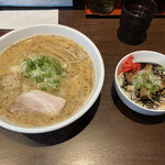 用户对于だるま亭 寿町店的评论图