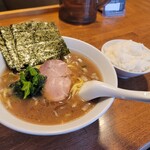 User's review image for 神楽坂家系ラーメン モンタナ
