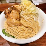 用戶對於ラーメン 雷 東京本丸店的評論圖