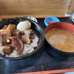 用戶對於角煮丼屋くろしろ端なれ的評論圖