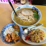 用户对于味の太陽 見晴台店的评论图