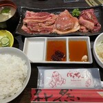 用户对于焼肉菜包・朴然 昭和店的评论图